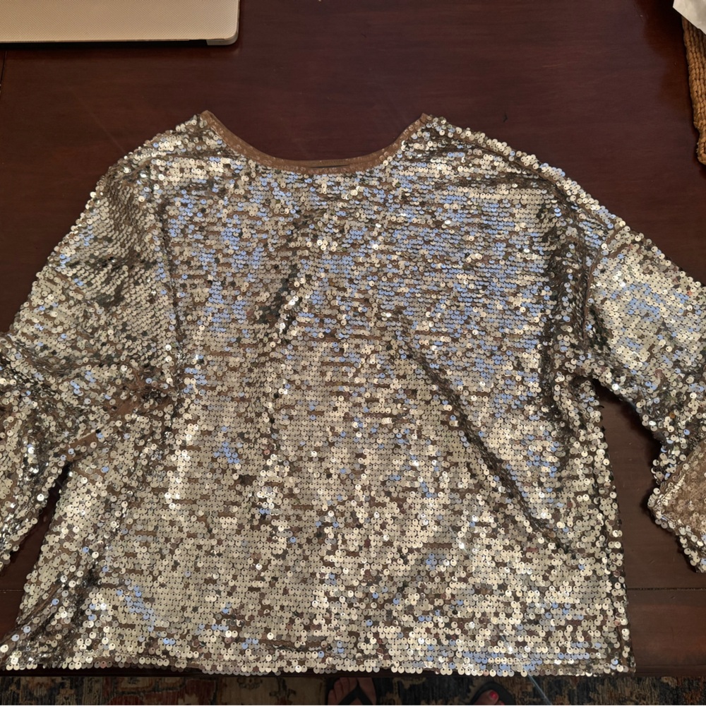 BOLD elements Gold Sequin Top